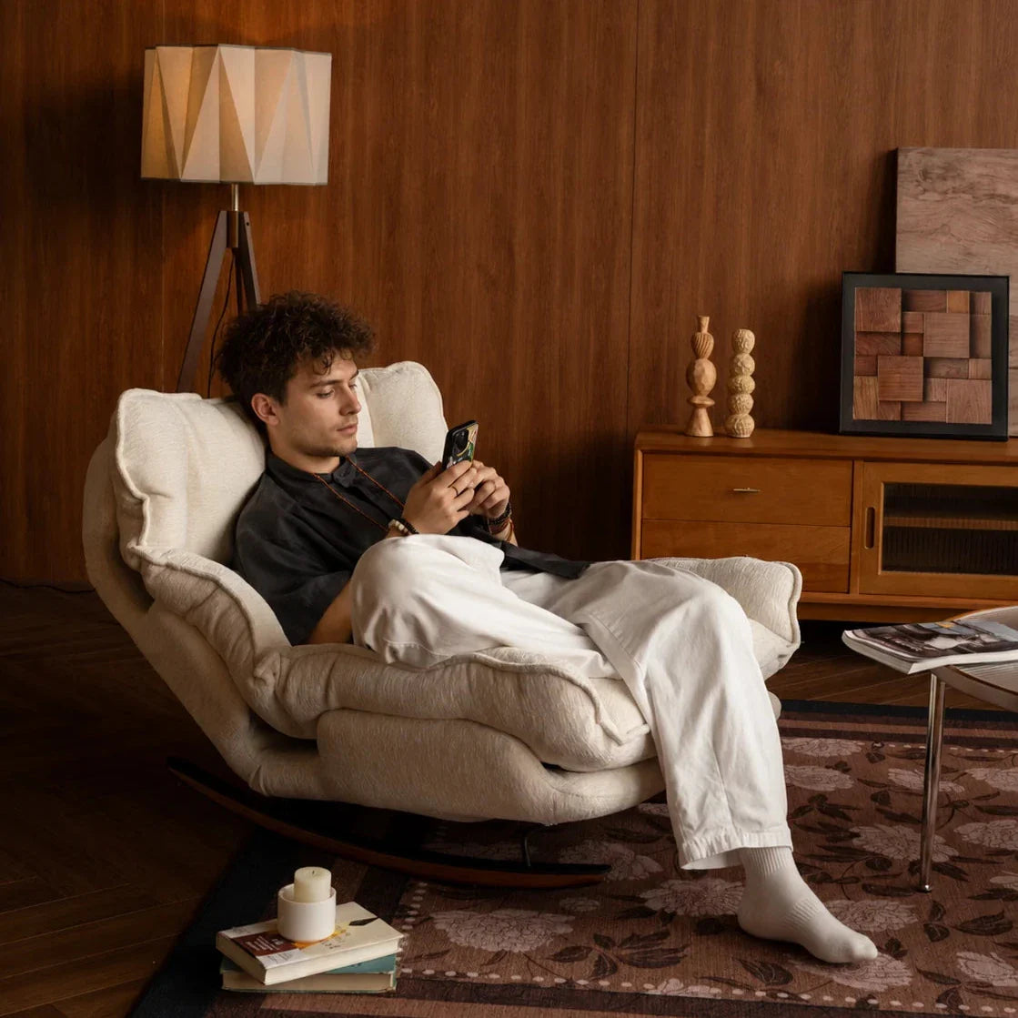 VELDA - rocking chair inclinable dans un salon moderne